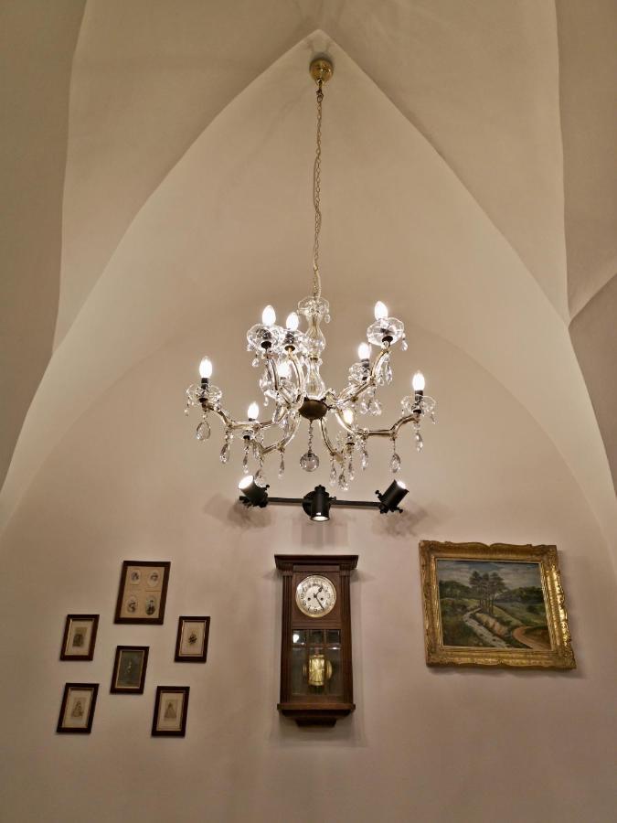 Na Trojmezí, Leopold Slavonice