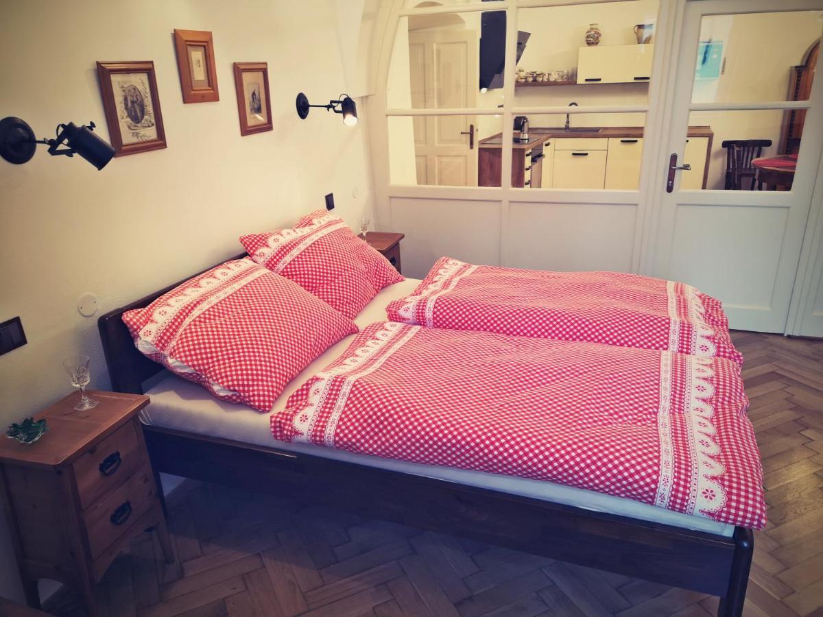 Na Trojmezi, Leopold Apartment *