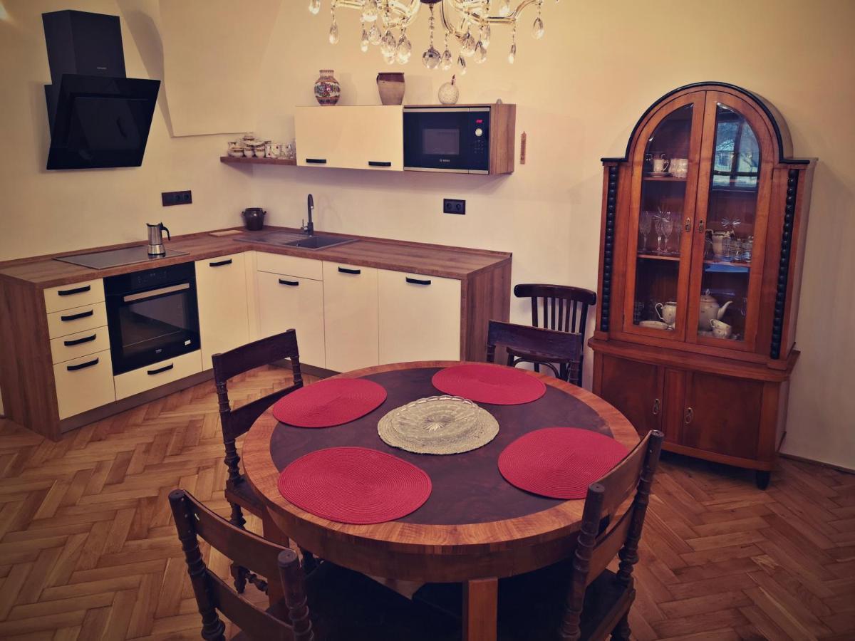 Na Trojmezi, Leopold Apartment *